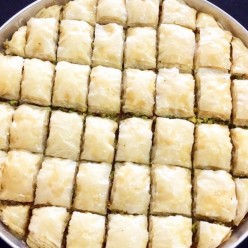 Fıstıklı Beyaz Baklava